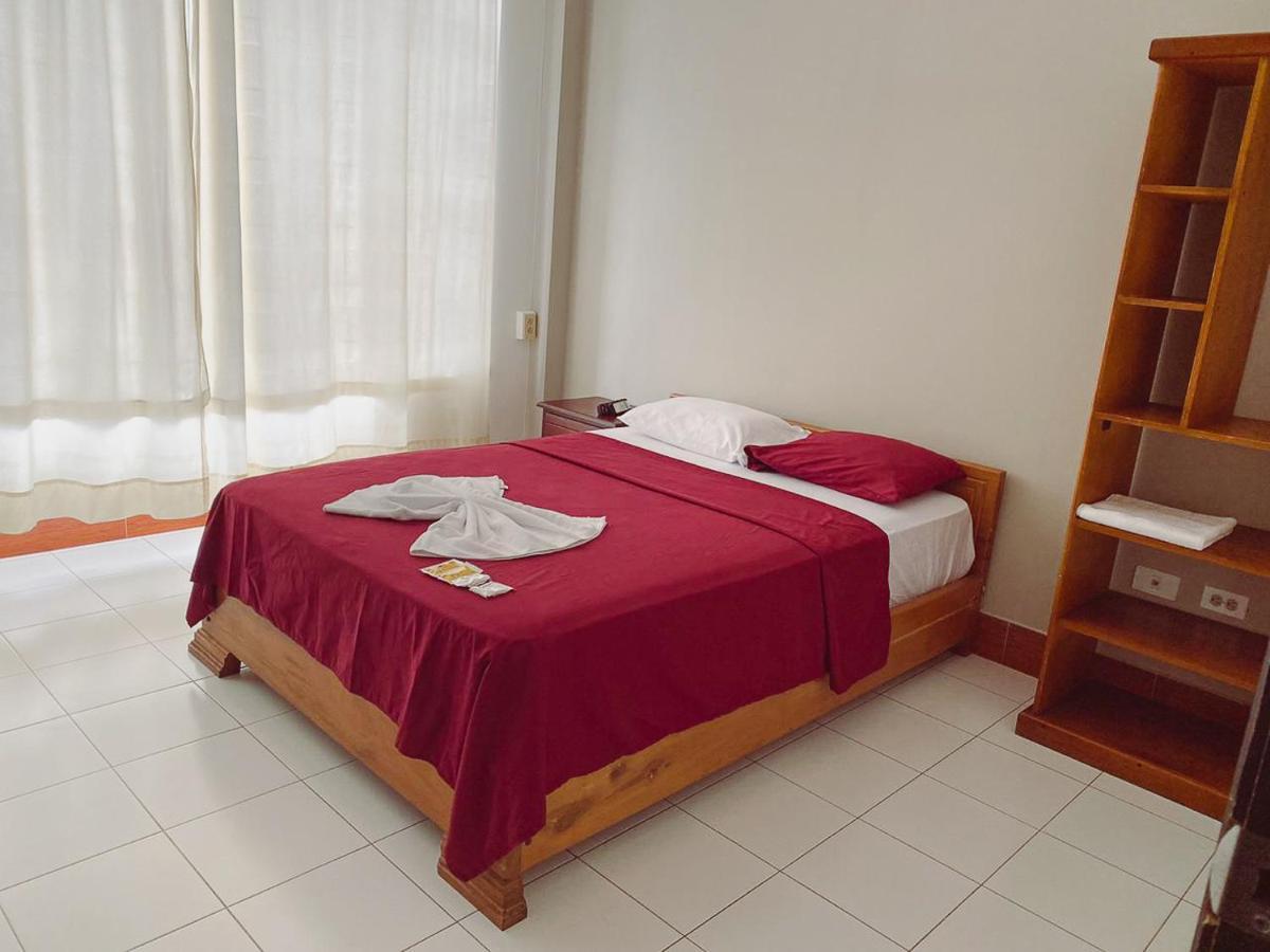Hostal Casa Blanca ปวยร์โตฟรานซิสโก เด โอเรยานา ภายนอก รูปภาพ